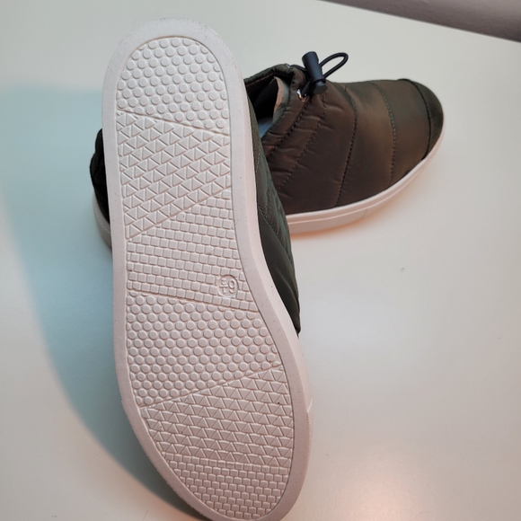 ALLOT Women Olive Green Quilted Umbrella Slip On Outdoor Shoes -Women's 6.5 - Picture 12 of 15